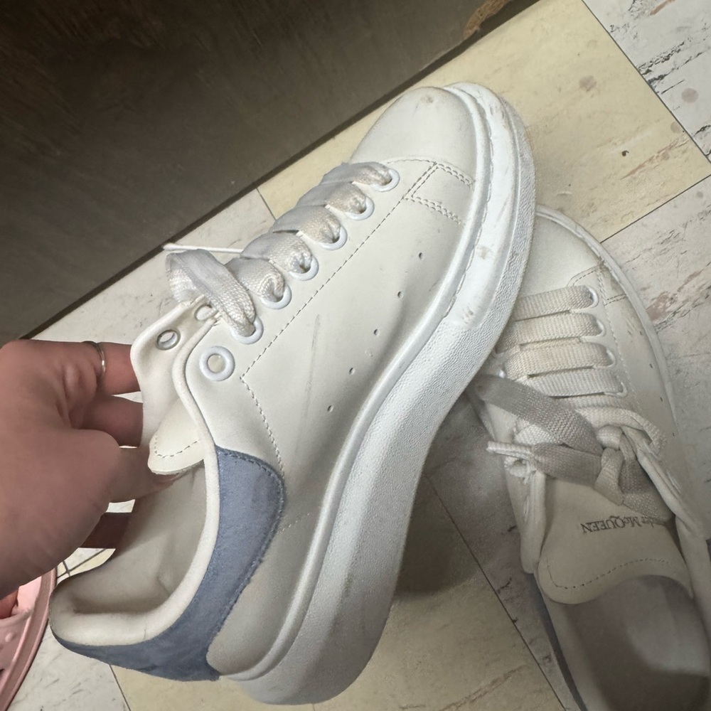 Alexander McQueen White Sneakers with Light Blue Heel Tab - Picture 3 of 3